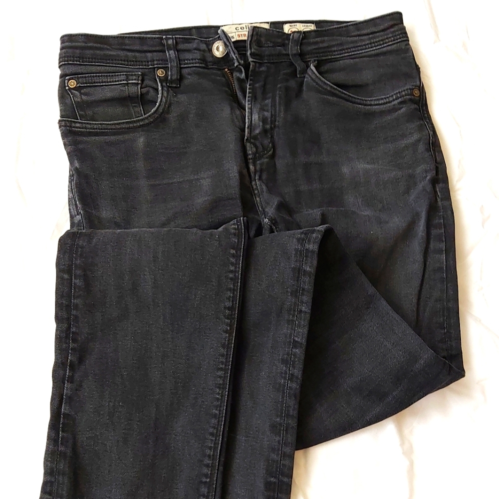 Black straight fit men's jeans; size 28x32